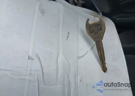 2015 Nissan Versa 1.6 S z USA, uszkodzony, nr VIN 3N1CN7AP1FL924870